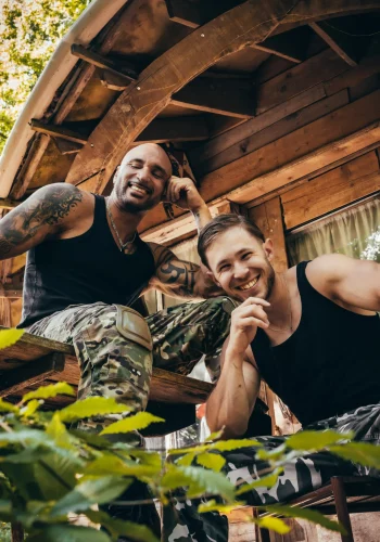 Nelly et Travis sourire aux lèvres à Vit tel ta nature
